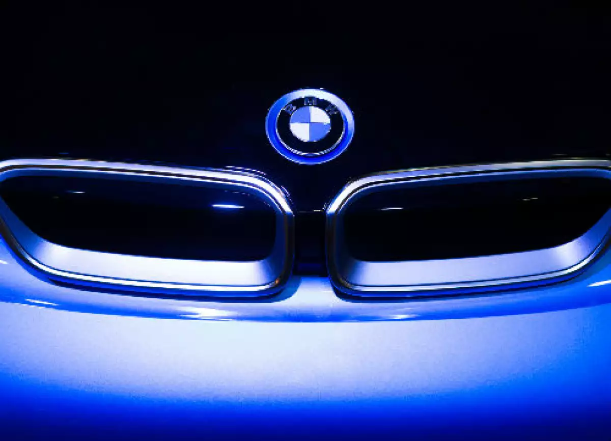 BMW logo oscuro