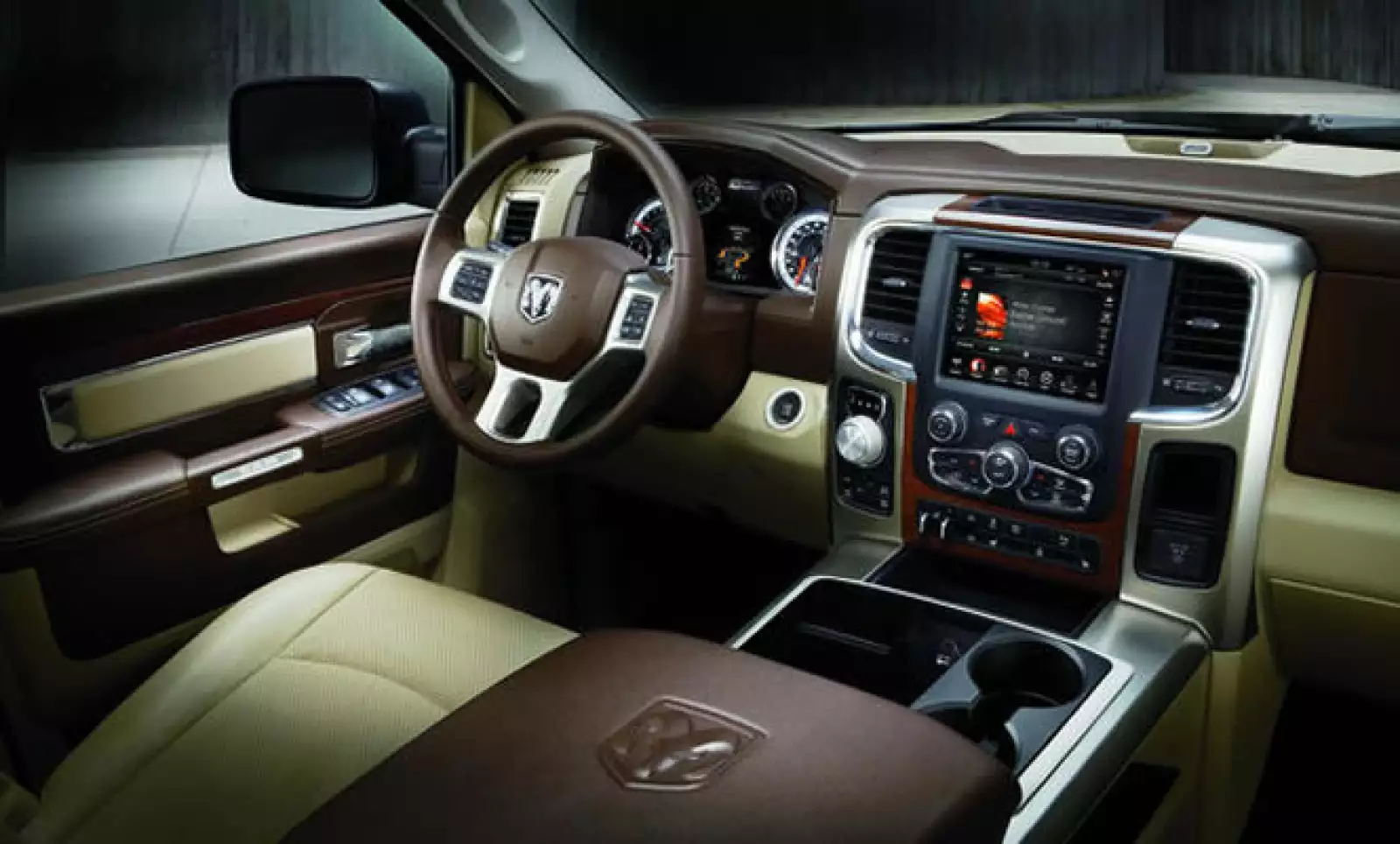 El Uconnect le permite a la nueva Ram controlar el encendido y cierre desde un smartphone.