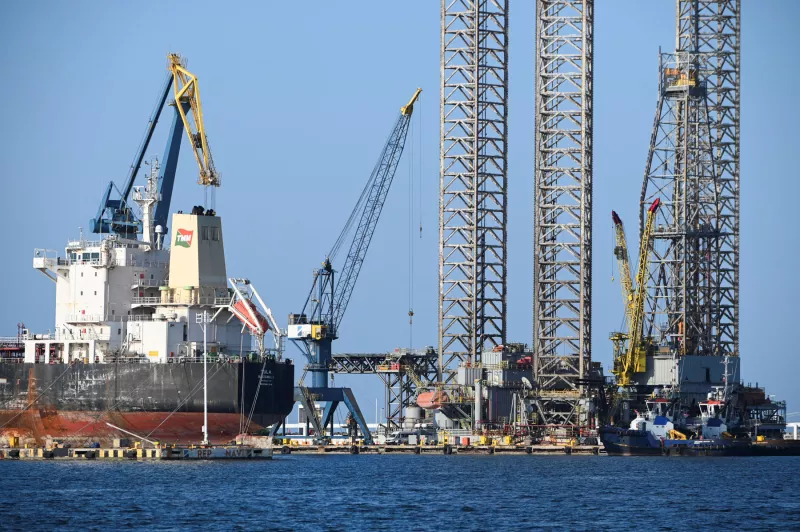 La OPEP+ acelera sus alzas de producción petrolera y añadirá 548.000 bpd en agosto