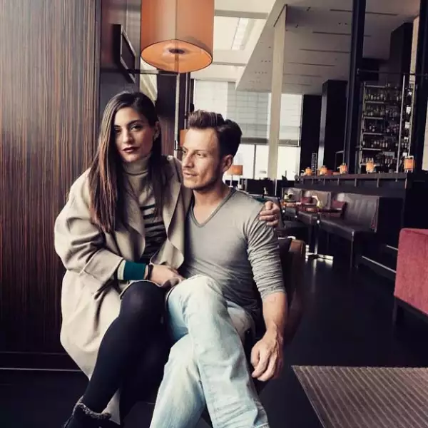 César Flova y Ana Brenda en su lado más fasionista en Tokio.