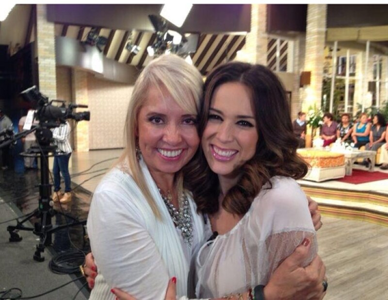 Jacky Bracamontes fue invitada por la productora Carla Estrada a estar unos días en Hoy.