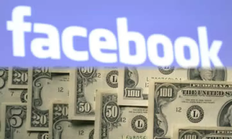 Las más recientes negociaciones de los papeles de Facebook en los mercados privados la valoran en cerca de 85,000 millones de dólares. (Foto: Especial)