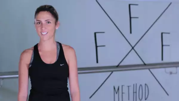 Sin gimnasios ni aparatos, Fer Rendón te enseña esta rutina que puedes hacer desde donde sea para tener glúteos perfectos.
