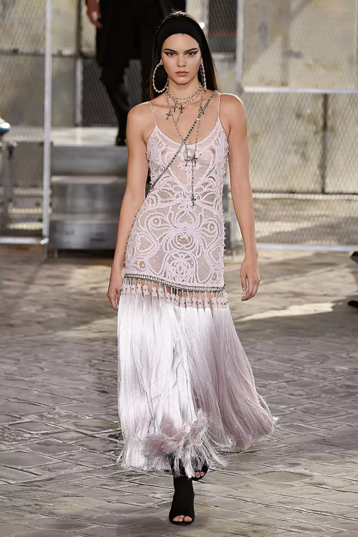 Insiders aseguran que la presión por mantenerse delgada es tan grande que la top está pensando seriamente en renunciar a la moda.