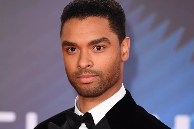 Regé-Jean Page podría regresar a la serie Bridgerton