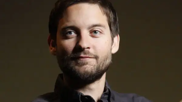Nicole Richie, Keanu Reeves, Tobey Maguire y Hilary Duff son algunas celebridades que acaparaban los titulares de las noticias y ahora la prensa ya `ni los fuma´.