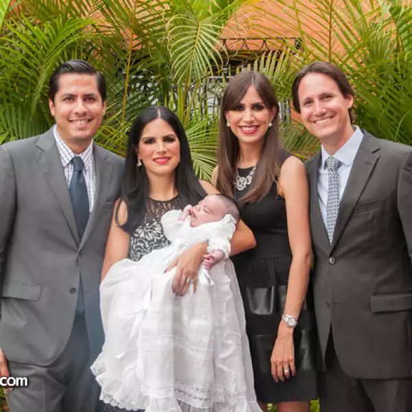 Pablo Fernández de Lara,Mónica Uranga,Pablo Fernández de Lara,Regina Uranga,Ernesto Amezcua