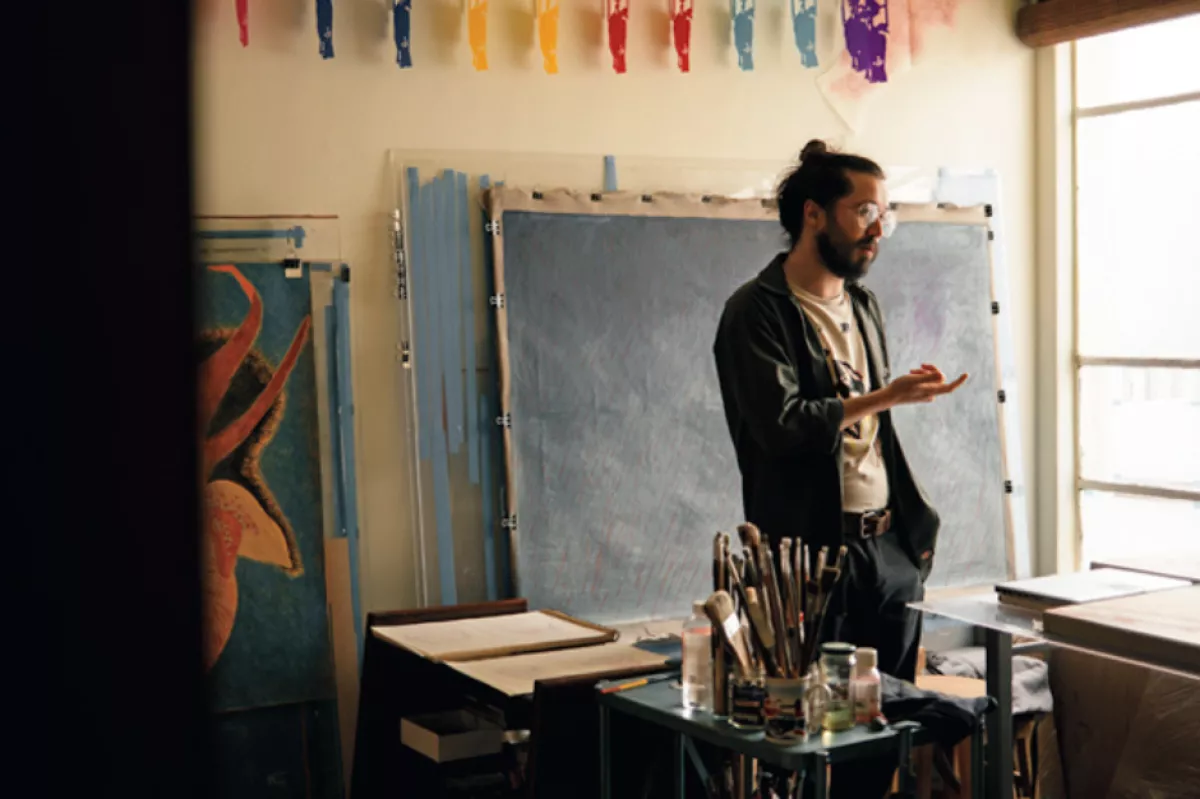 Javier Barrios en su estudio .png