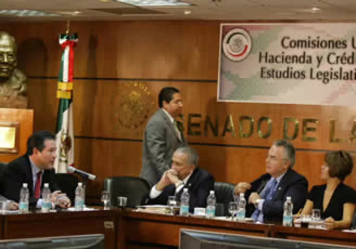 Las Comisiones de Hacienda y de Estudios Legislativos del Senado dijeron que el aumento al IVA e ISR se discutirá en el pleno. (Foto: Especial)