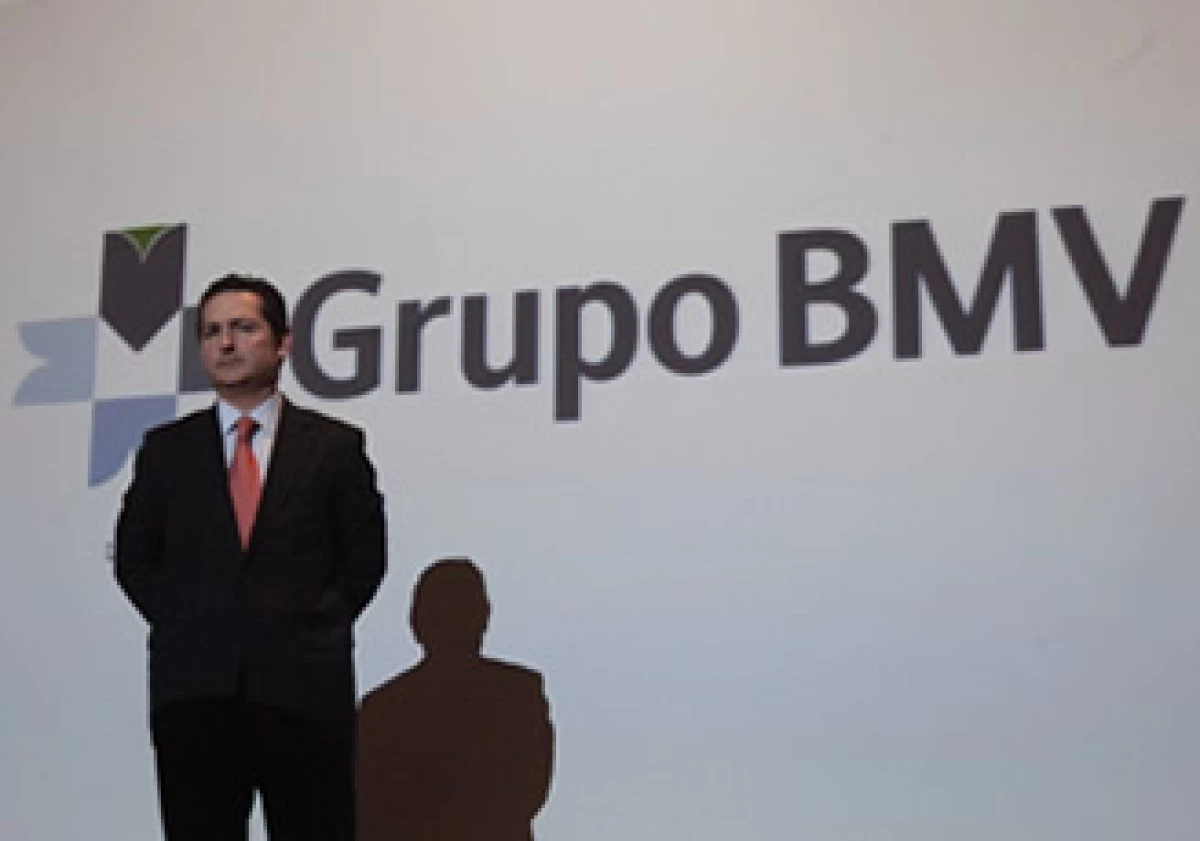Javier Artigas dio a conocer la nueva imagen del mercado local. (Foto: Cortesía BMV)
