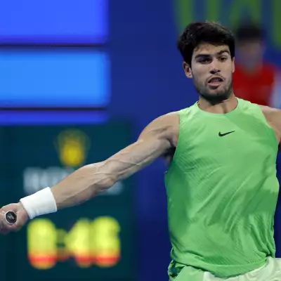 El invicto Alcaraz apunta al triplete en Indian Wells ante Sinner y Djokovic