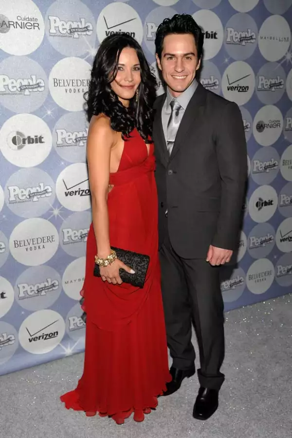 En 2008 Adriana y Mauricio comenzaron una relación, misma que al parecer duró hasta 2010, pues aquí aparecen en los el evento '50 Most Beautiful' de People en Español de ese año.