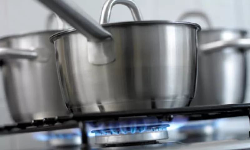 Esta es la primera vez que el precio del combustible registra una baja en varios meses. (Foto: iStock by Getty Images.)