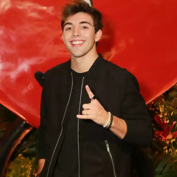 AFTER PARTY BAD BUNNY 