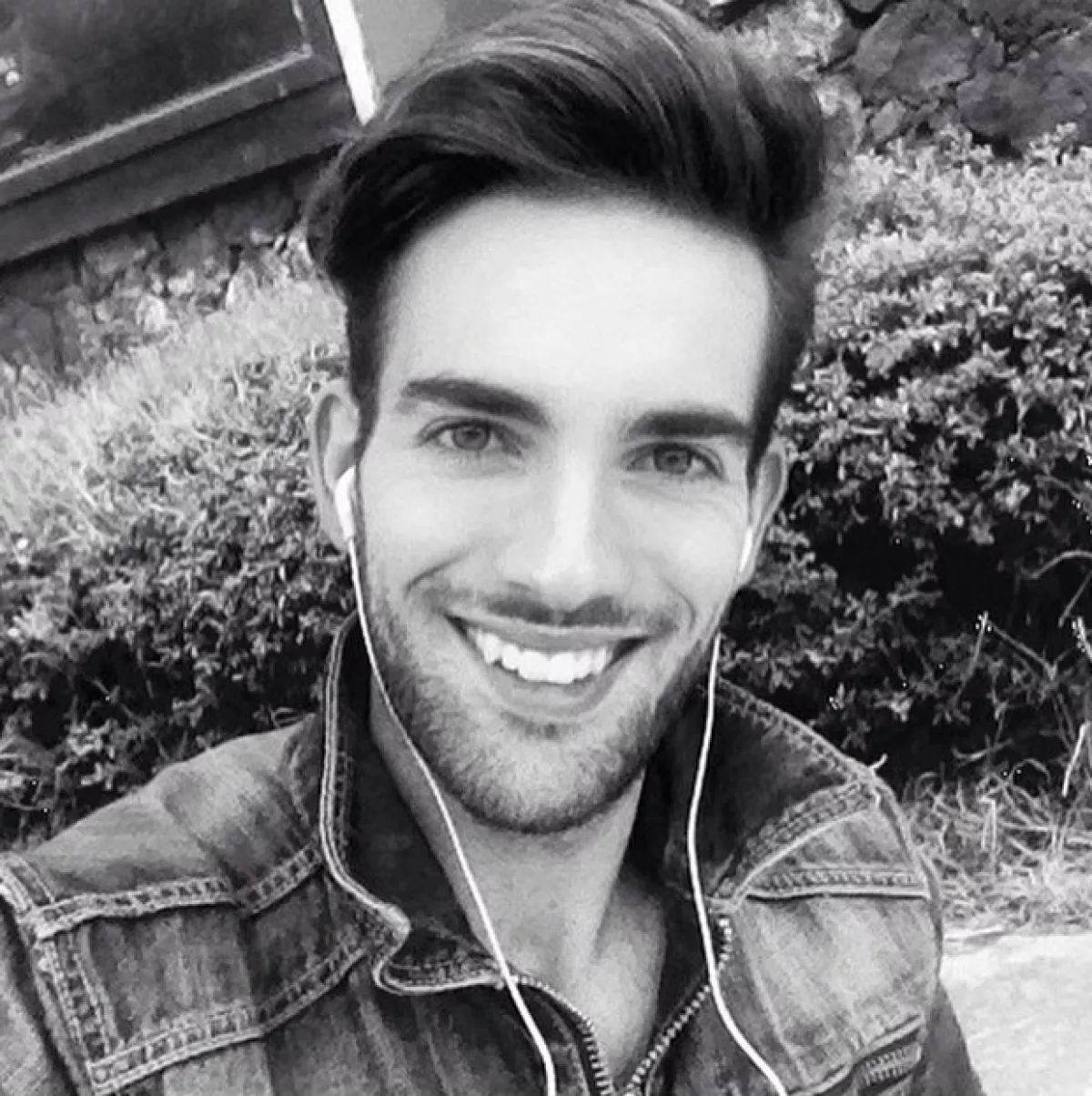 El joven artista se caracterizaba por ser una persona alegre y entusiasta.