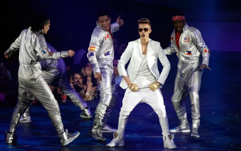 Desde que cumplió 19 el viernes pasado, el cantante no ha parado de estar en boca de todos. Aquí la cronología de una muy complicada semana para Bieber.