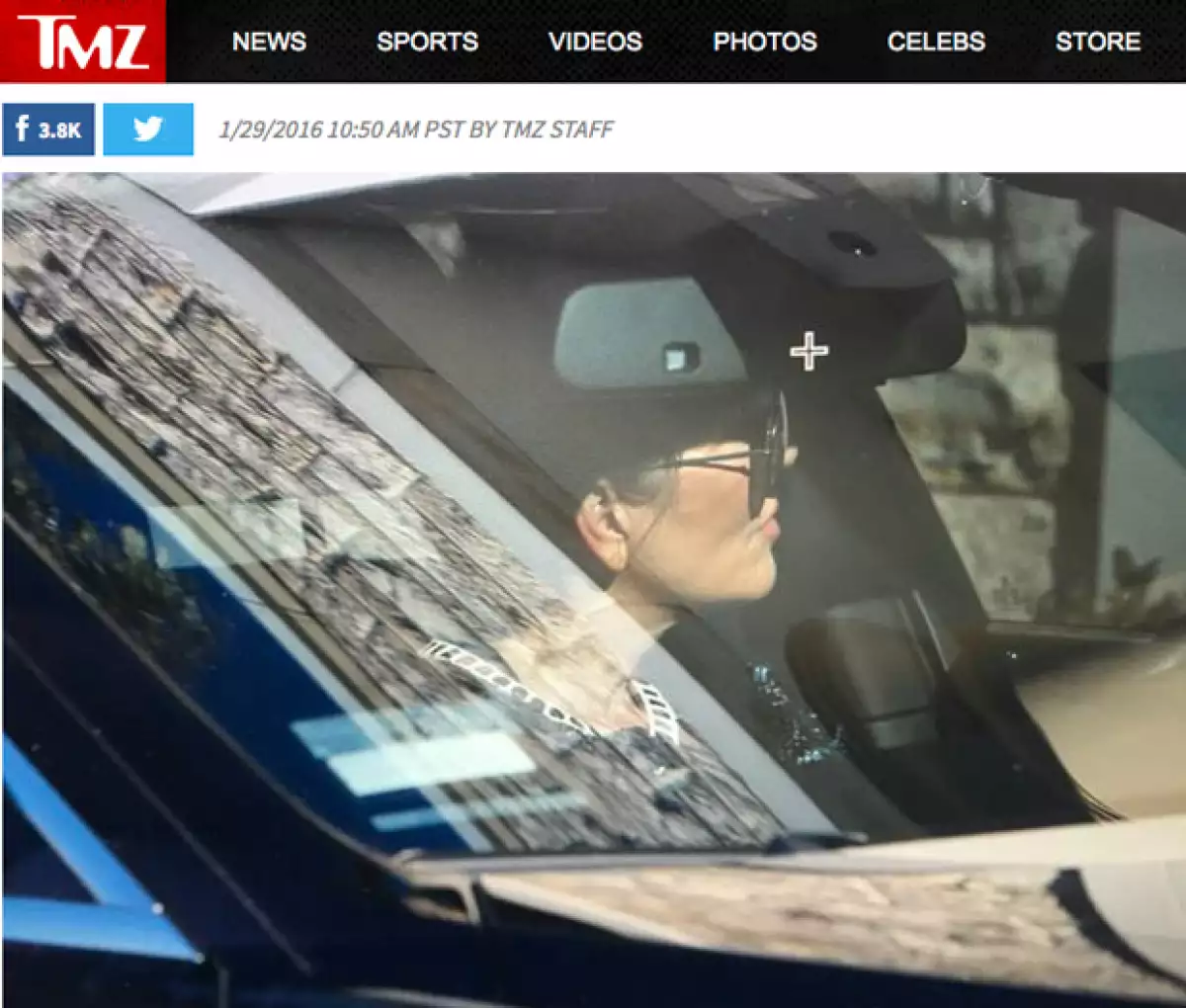 Con la finalidad de "hacerlo entrar en razón", la mamá de las Kardashian llegó a la casa de la supuesta novia de su hijo.