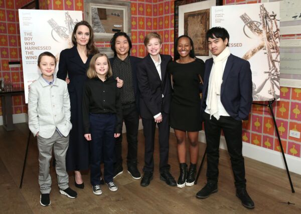 Angelina Jolie y sus hijos