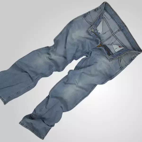 La firma pone especial atención en los  forros estampados para dar toques diferentes a los pantalones.