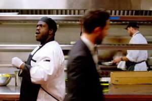 Hasta el personal de la cocina quedó impactado con la aparición de Maroon 5.