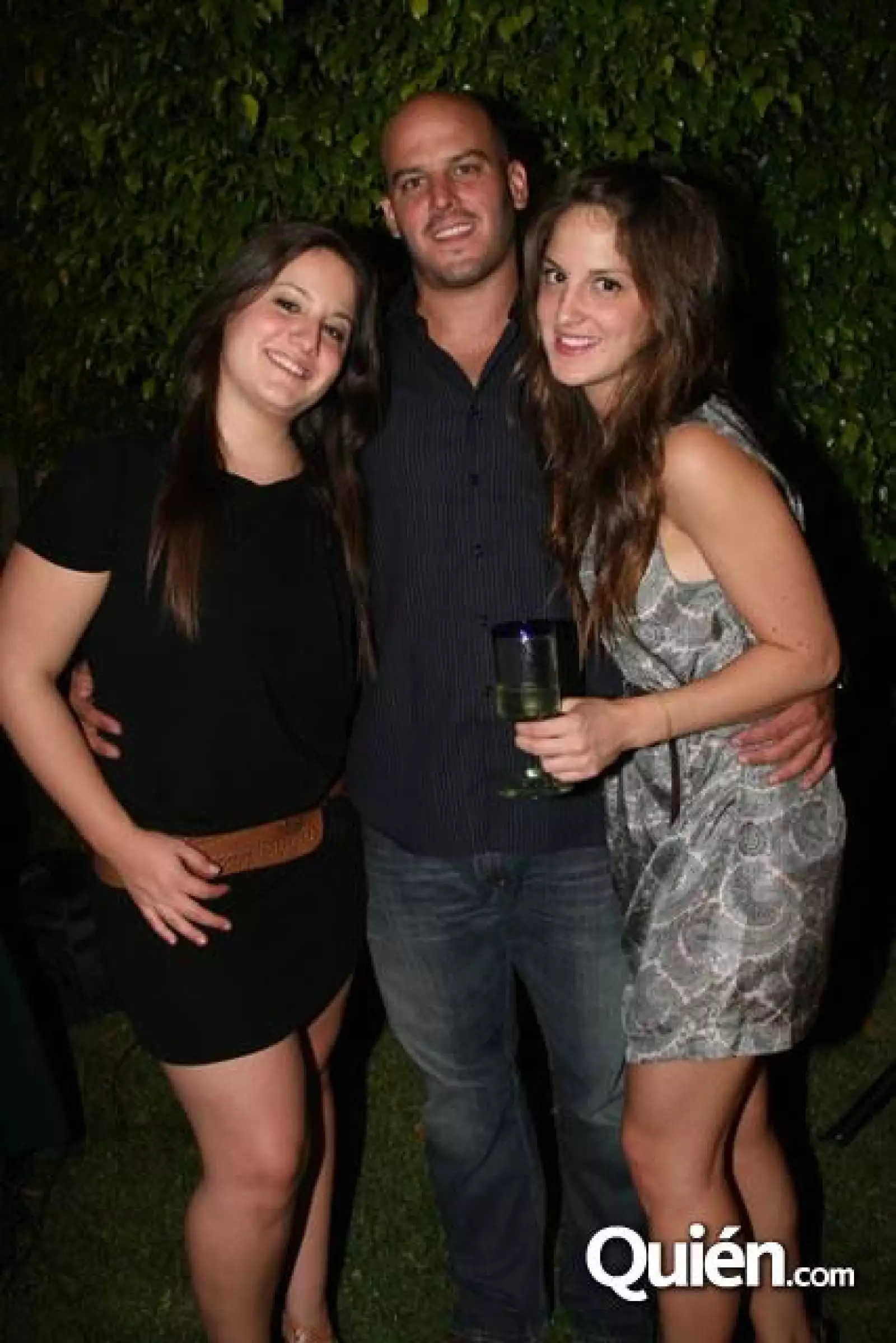 Fiesta de Fernando Lebrija por sus 2 diosas de plata