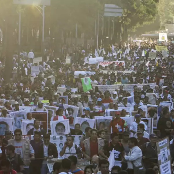 El contingente comenzó a marchar a las 16:52 horas (local) sobre Paseo de la Reforma, cerca de la entrada al Zoológico de Chapultepec.