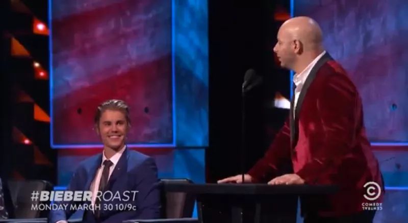 Desde su ex novia Selena Gomez hasta las beliebers, nada en la vida del cantante canadiense quedó exento de las burlas en el famoso programa.