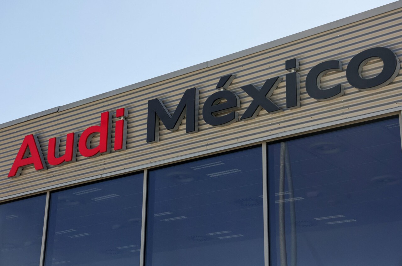 Bloqueos de agricultores detienen la producción de Audi en Puebla