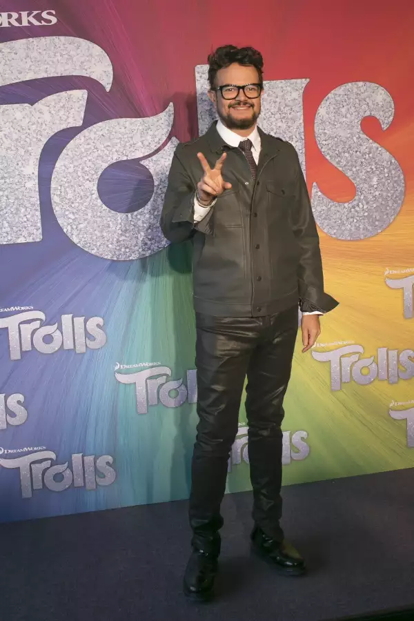 Aleks Syntek.
