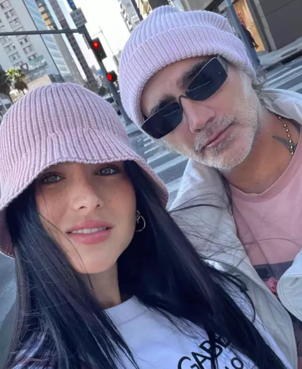 Alejandro Fernández habla de la posibilidad de casarse con su novia Karla Laveaga