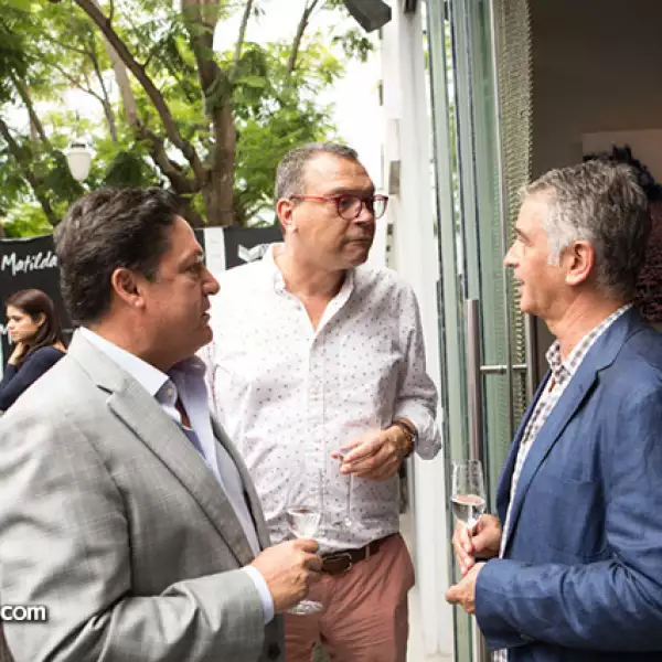 Alfredo Renteria, Bruce James y Alberto Laposse