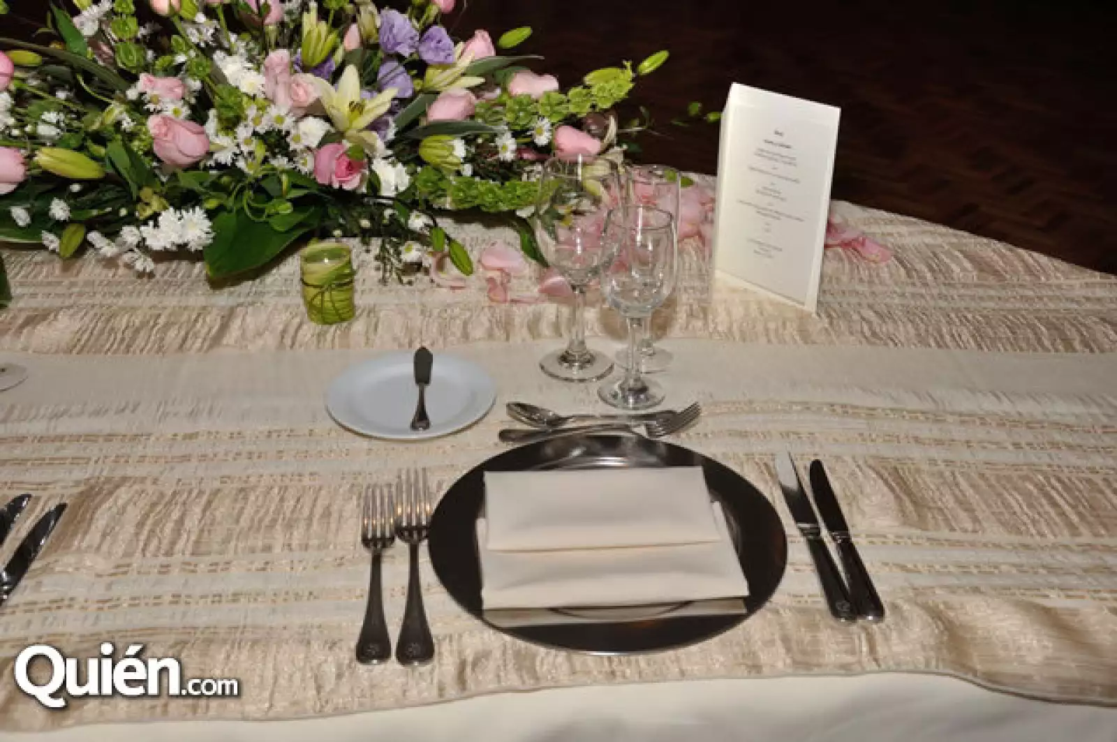 Detalle de mesa de los novios