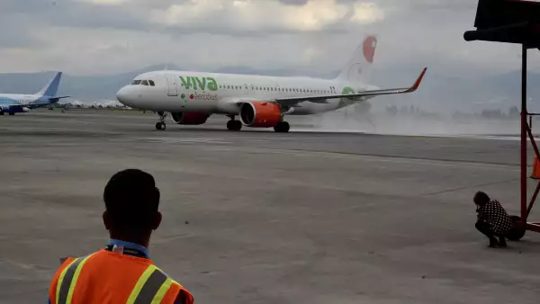 Avión - aeropuerto