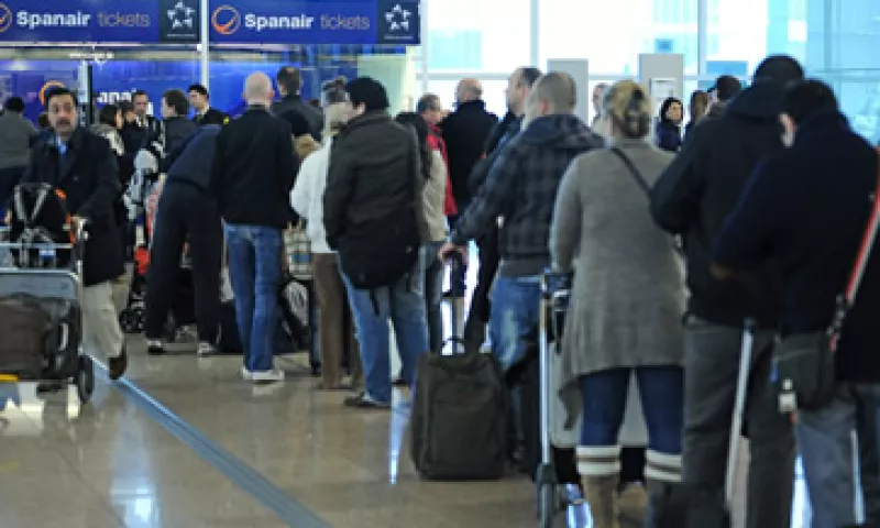 La suspensión de operaciones ha afectado a miles de personas dentro y fuera de España. (Foto: AP)