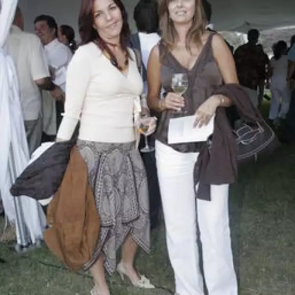 Ana Paula Álvarez, Evangelina Urquiza