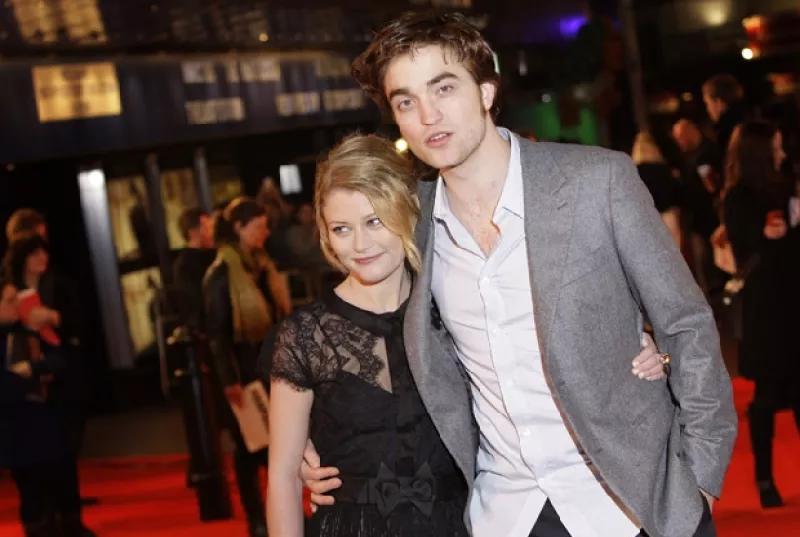 El protagonista de la saga `Twilight´ asistió a la premier de su más reciente cinta `Remember Me´.