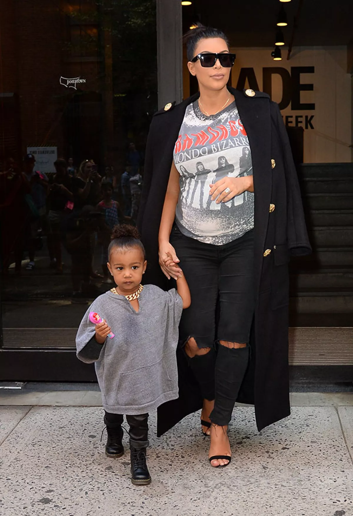 Se dice que North se ha mostrado feliz con la noticia de la llegada de su hermanito.