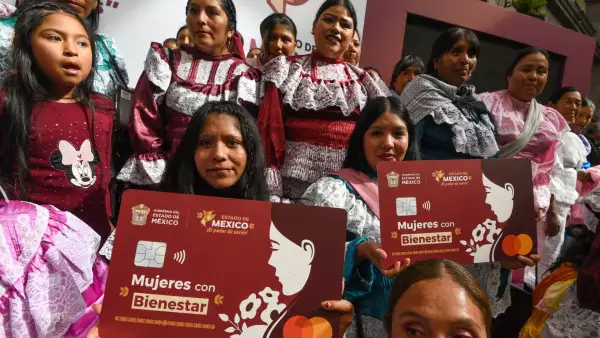 ¿Se puede tener Mujeres con Bienestar y pensión de adultos mayores?