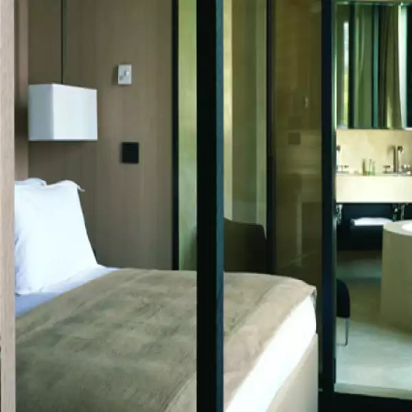 Tom Cruise recibió el trofeo a ícono de la pantalla, que fue presentado por Gwyneth Paltrow.