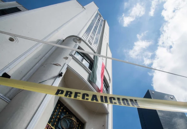 Edificio Lotería Nacional dañado