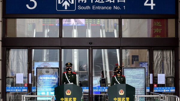 2020-01-23T094003Z_1795192131_RC2LLE9T6T0R_RTRMADP_3_CHINA-HEALTH.jpg