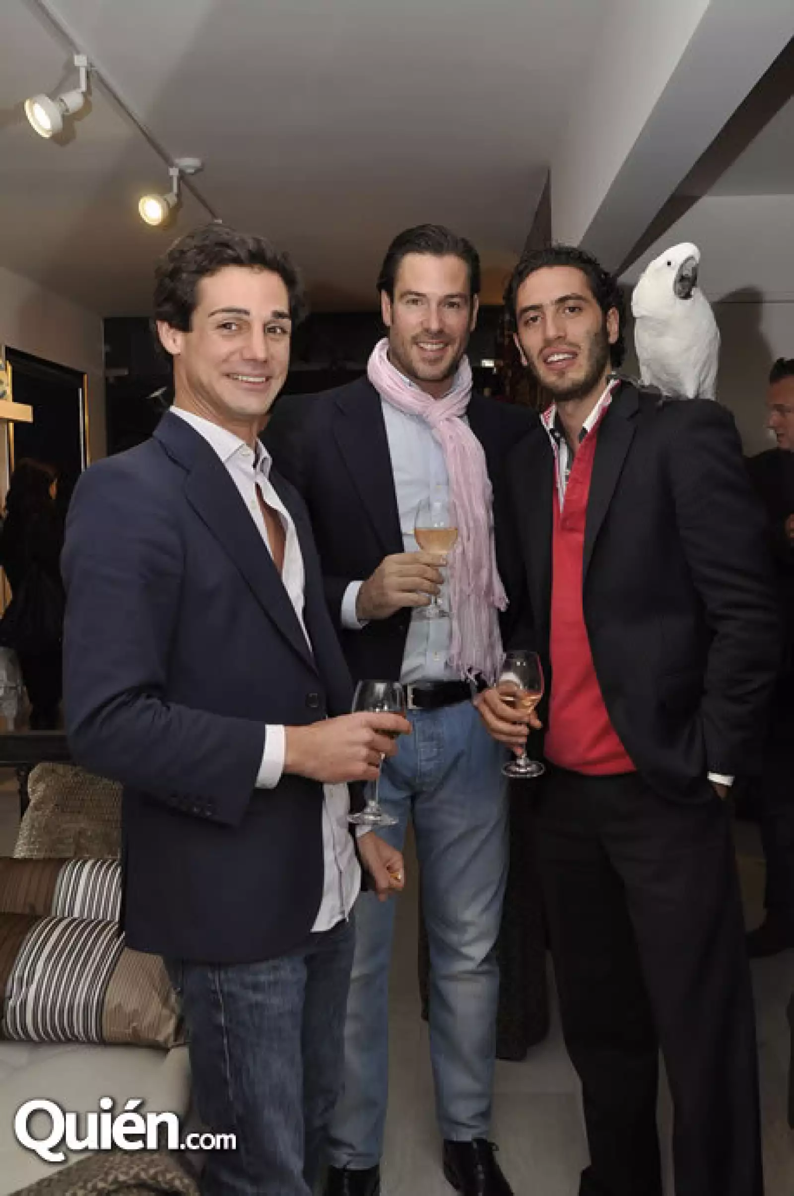 Guillermo Cifuentes,José Luis de Federico y Diego Bringas con Sari