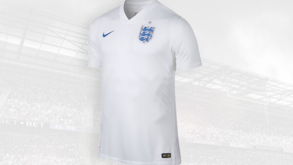 La estadounidense Nike diseñó la playera basándose en la historia y cultura del futbol inglés.