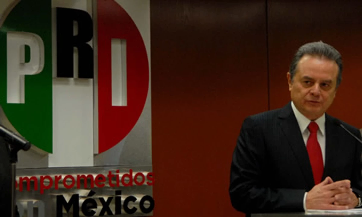 El presidente del PRI, Pedro Joaquín Coldwell, dijo que su partido apoya la iniciativa pero con cambios. (Foto: Notimex)