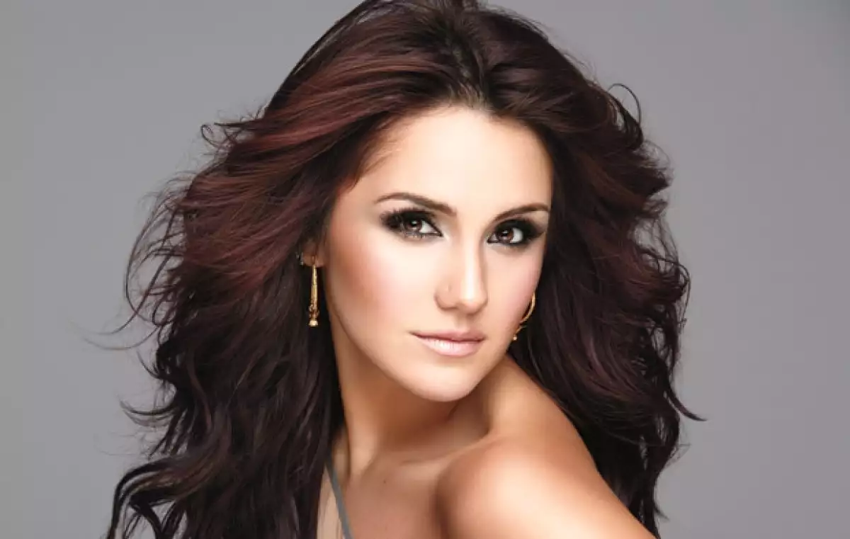 La cantante nos compartió sus canciones favoritas y sorprendió por la diversidad de sus gustos musicales.