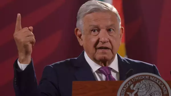 AMLO pedirá al SAT un informe sobre la constancia de situación fiscal