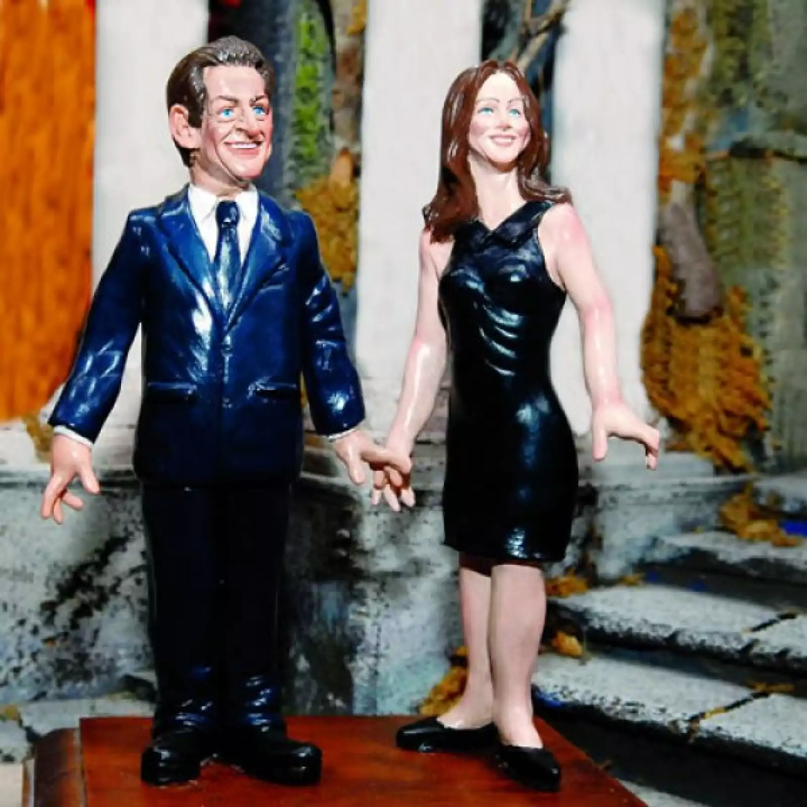 El año pasado, tras su boda, salieron a la venta unos muñecos de acción de los líderes franceses.