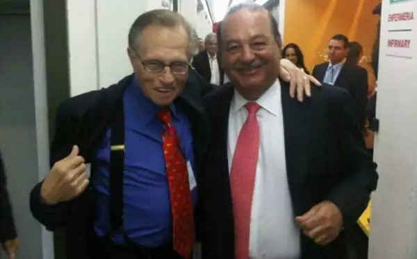 El periodista estadounidense Larry King tendrá como invitado a Carlos Slim en su programa de despedida.