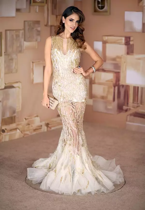 Eiza González destacó con este admirable diseño corte sirena.