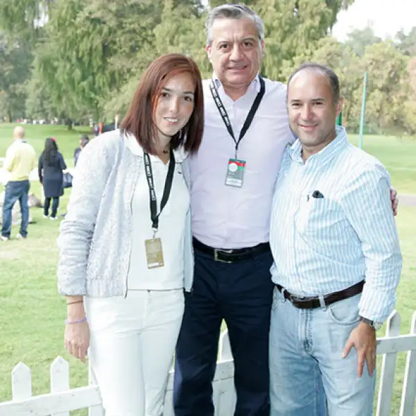 Natalia Fernández,Eduardo Mendoza y Víctor Solís